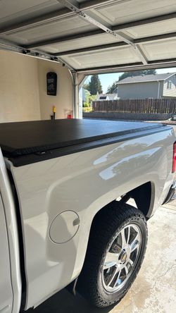 Black Folding Tonneau Cover for Chevy Silverado