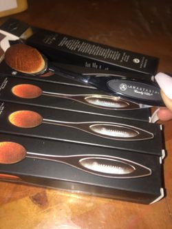 Oval brushes