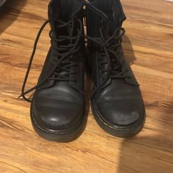 Dr Marten Boots Size 2 