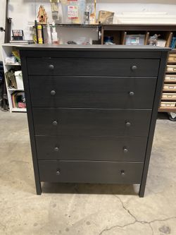 IKEA KOPPANG 5 Drawer Dresser in signature ikea black brown color