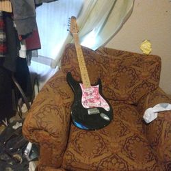  Behringer Electric Guitar...