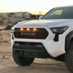 2024-2025 Tacoma Grill With Led Bar 