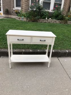 Entry way table