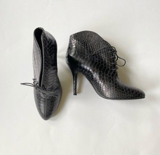 Vince CAMUTO Booties