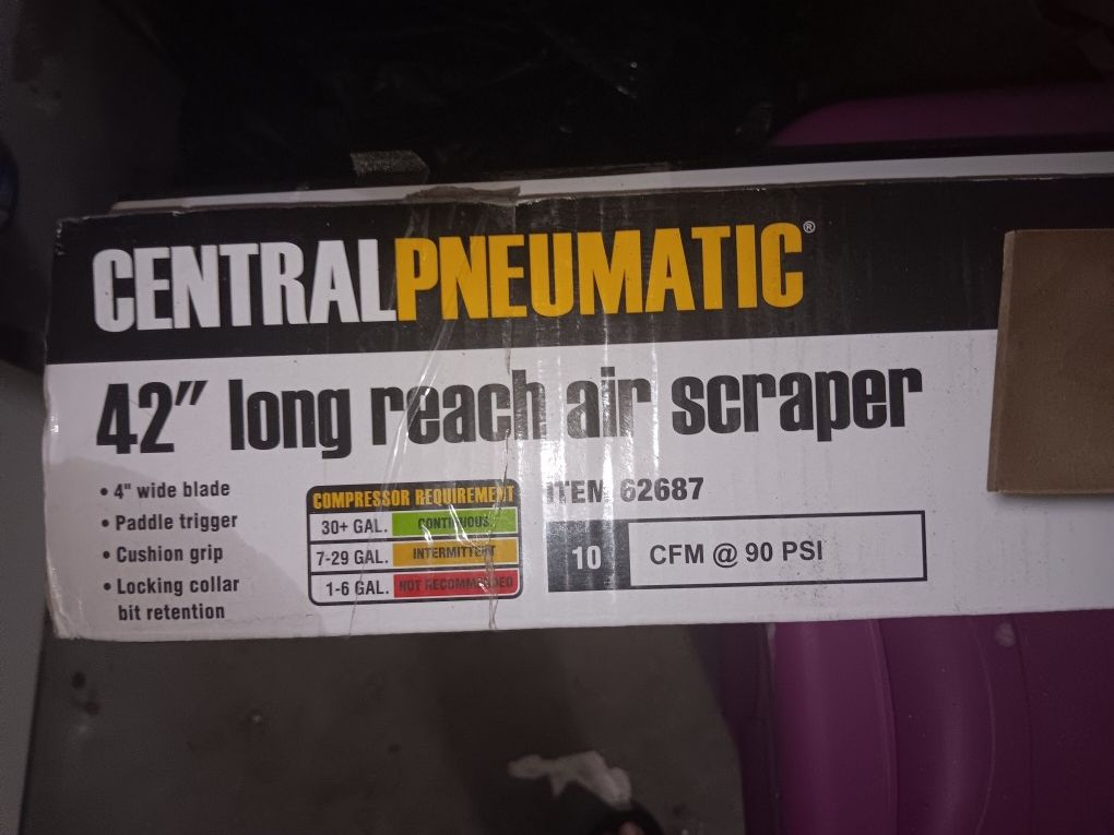 The Central Pneumatic 42" Long Reach Air Scraper