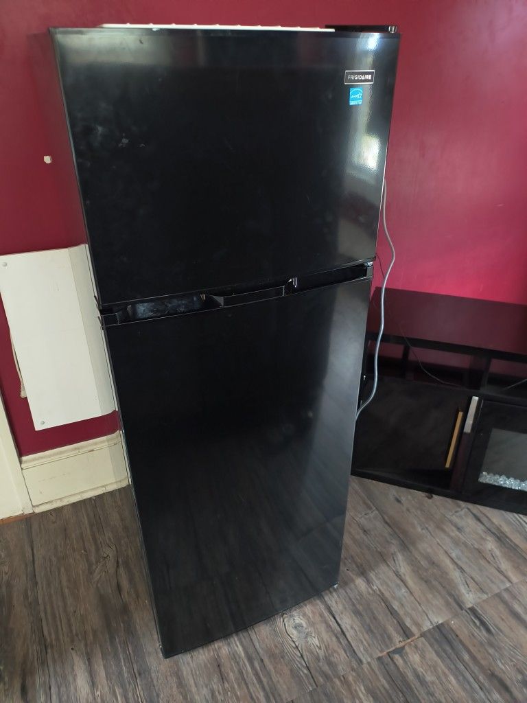 Frigidaire Medium Fridge