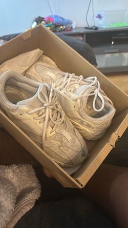 Yeezy 700 size 7 1/2