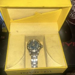 Invicta divers watch brand new perfect condition  blue face