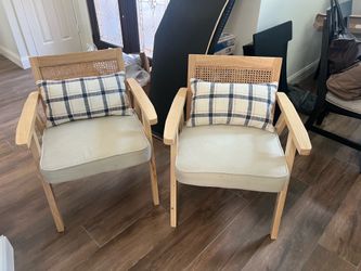 Accent chairs