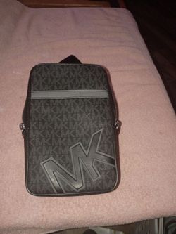 Michael Kors Sling Pack