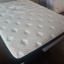 Beautiful Full-size Mattress With Platform 