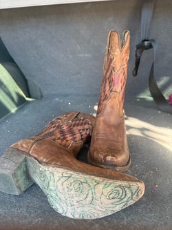 Women’s Ariat Boots Size 8.5B