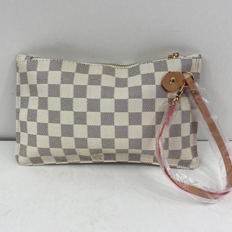 Ladies Fashion Cream Color Wristlet