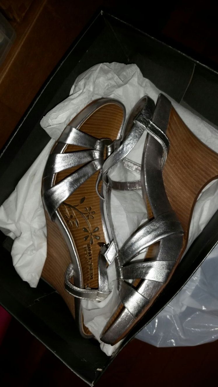 Womens kenneth cole leather shoes size 11 new