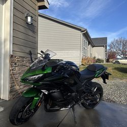 2023 Kawasaki Ninja 1000SX