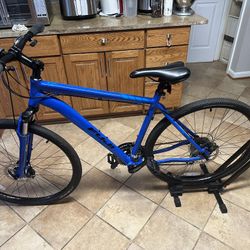 Bike Fuji Traverse    A2 - 20’5 Tire 700