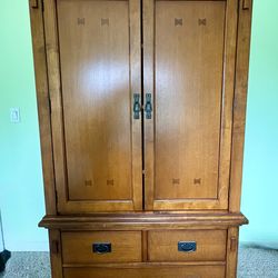 Armoire / Craft Storage
