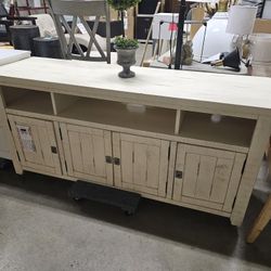Tv stand
65x19x31

$350 FIRM