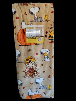 Peanuts Snoopy Throw 50x70in  - Pumpkin Nap