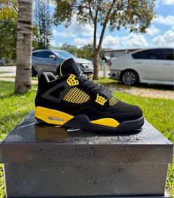 Air Jordan 4 yellow Thunder