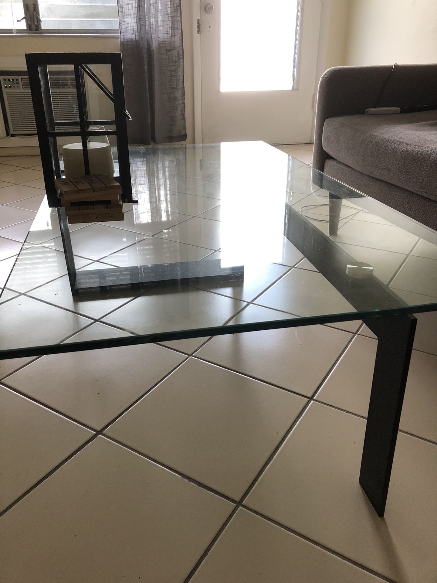 Glass / metal coffee table. Modern style