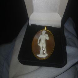 K14 Solid Gold Carved Shell Cameo  Round Brooch/Pendant