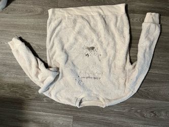Uniqlo micky and Minnie sweater