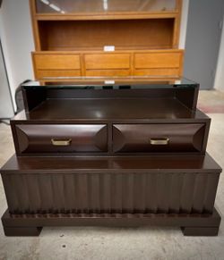 || Scott Arthur Yerkey Trillium Nightstands (2) With Two Glass Tops ||
