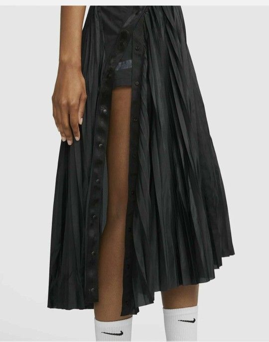Nike x Sacai Womens Pleated Skirt CV5713-010 Black Size M $500 NEW RARE