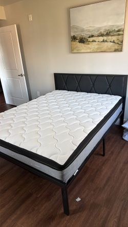 QUEEN SIZE MATTRESS /Frame