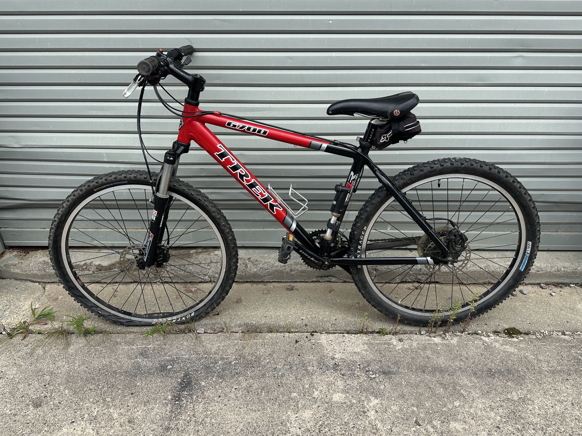 Red Trek 6700 SLR Made in USA 17.5” Men's Mountain Bike - Bicycle