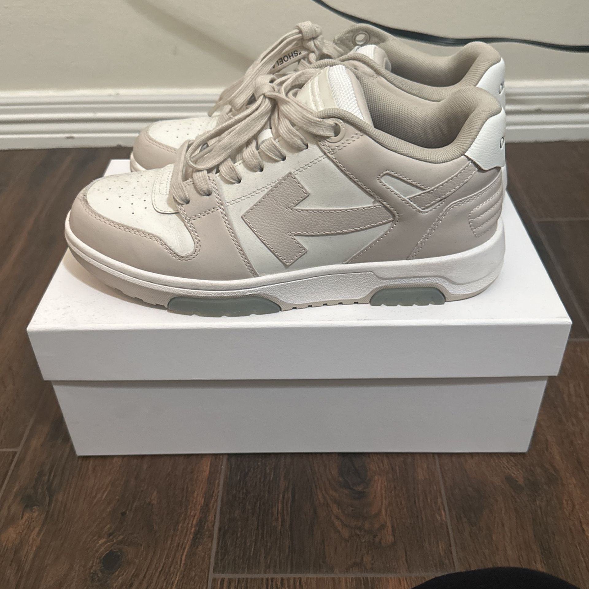Off White Shoes Tan 