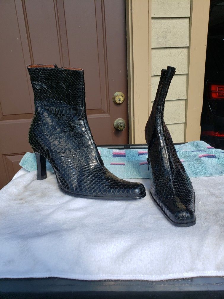 Snakeskin Boots Size 39 (8-9)