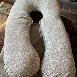 Maternity pillow