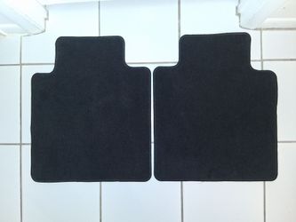 set of 2 pices 20" w x 23 1/2" h black carpet floor mats for auto (don't know the make or model)