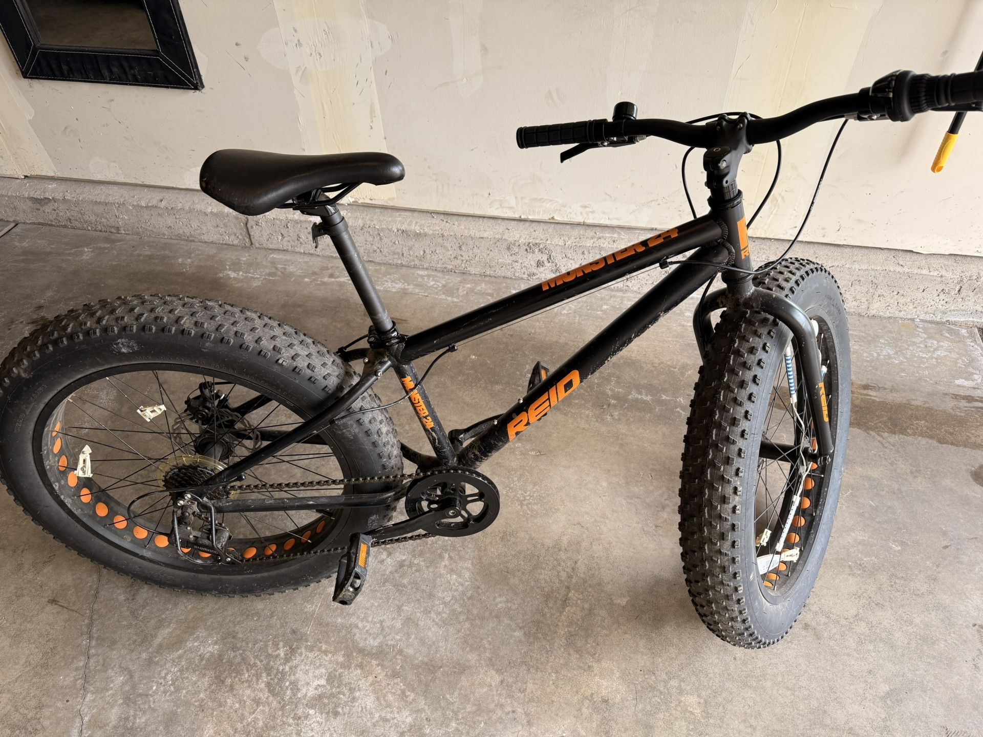 Monster 24 Reid Kids Bike