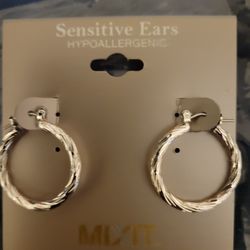 NEW Silvertone Earrings 