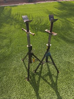 Pipe jack stands