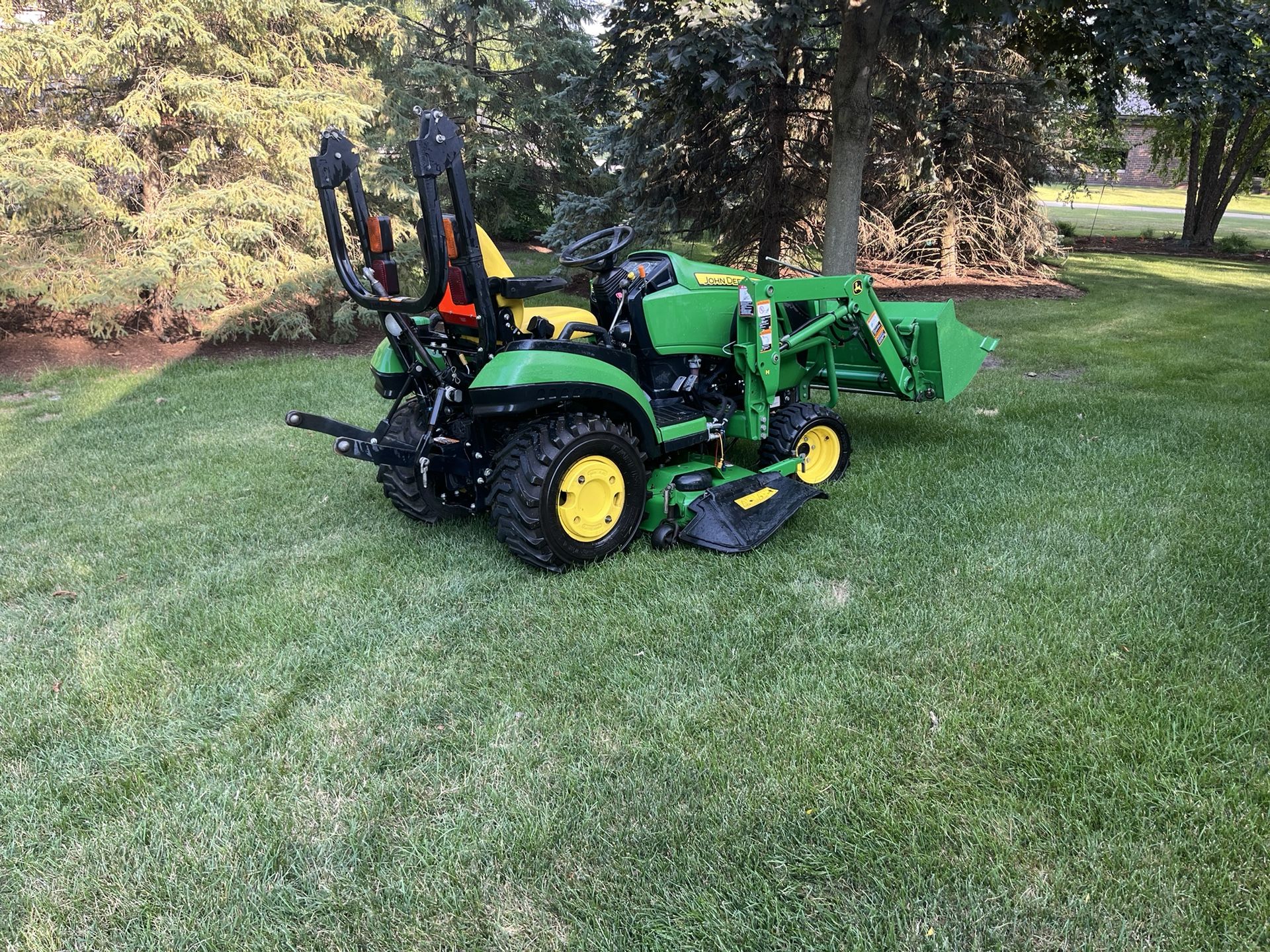 John Deere 1025R Diesel Compact  Tractor With Loader And 60 In Lawn Mower Deck