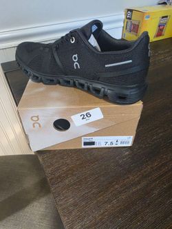 On Cloud Size 7.5 Women