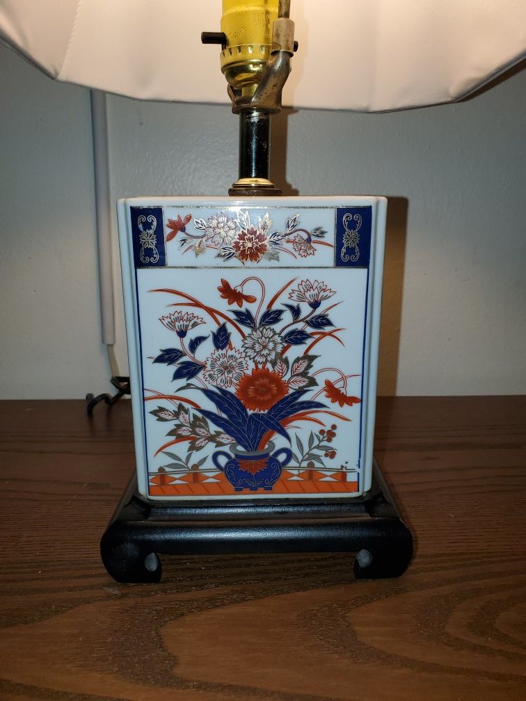 IMARI J APAN LAMP .