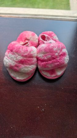 Ugg toddler sandals