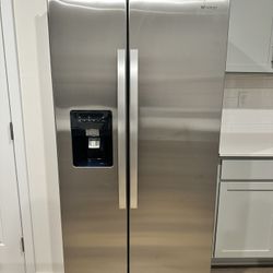 BRAND NEW Whirlpool Refrigerator 24.6 cu. ft. NEVER USED | FULL WARRANTY