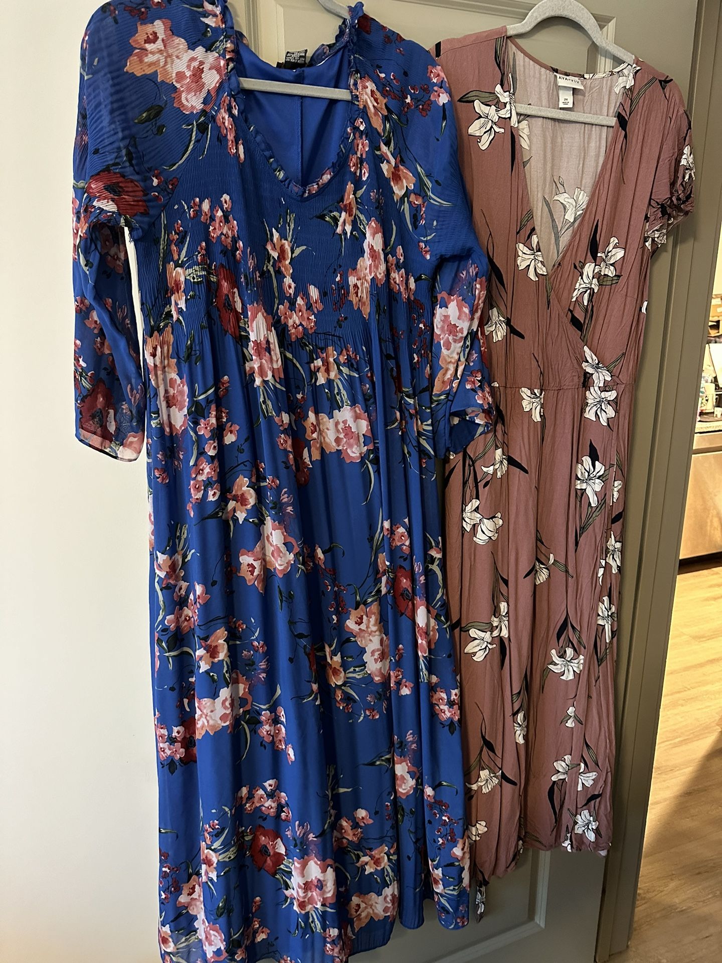 Plus Size Dresses/Skirts