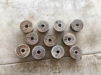 Antique pure silk buttonhole thread spools from the 20s to the 30s spools are full