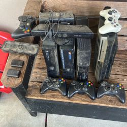 Lot Of 3 Xbox 360 Consoles 4 Remotes  , 1 PS3 , 1 Remote And A Kinect Camera 