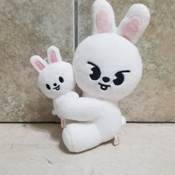 Official Authentic Stray Kids DominATE CelebrATE Hugging Magnet Plush - Leebit -*FIRM PRICE*