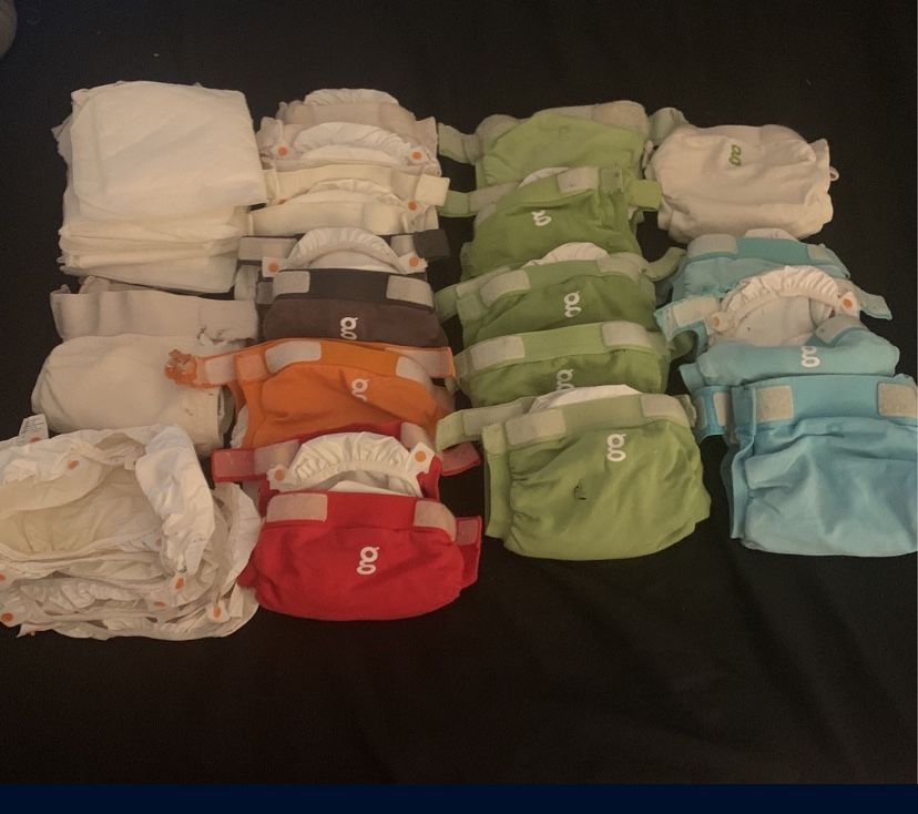 Lot Of 16 G Brand Size Medium Cloth diapers