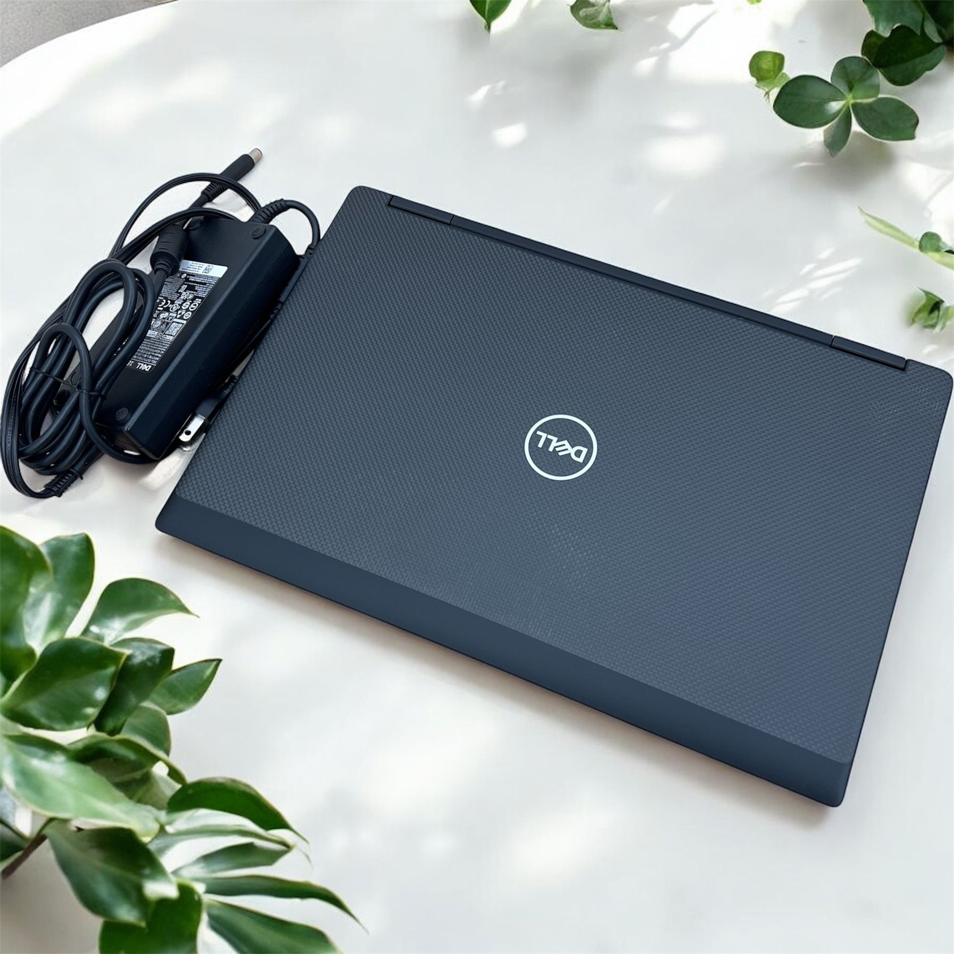 Dell i7 15.6โ Full HD laptop workstation / Windows 11 Pro / Camera / SSD 512GB / RAM 32GB / Antivirus / Charger / Fingerprint / Backlit