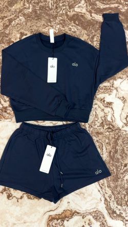 Alo women 2 Pce set, fleece crewneck & short. Sizes available : S, M & L